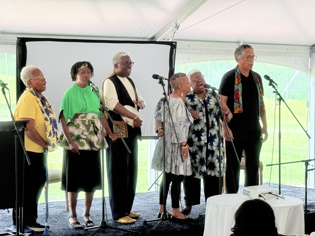 revelsdc's tweet photo. #FlashbackFriday:  The Jubilee Voices sing in Virginia in July. On September 17, Jubilee Voices will sing in Maryland at an Evening with Washington Revels, a benefit performance by artists from our 2026 Winter Revels: An American Celebration. Get tickets: https://t.co/2Iwo9HROTs https://t.co/AJNNwysgkx
