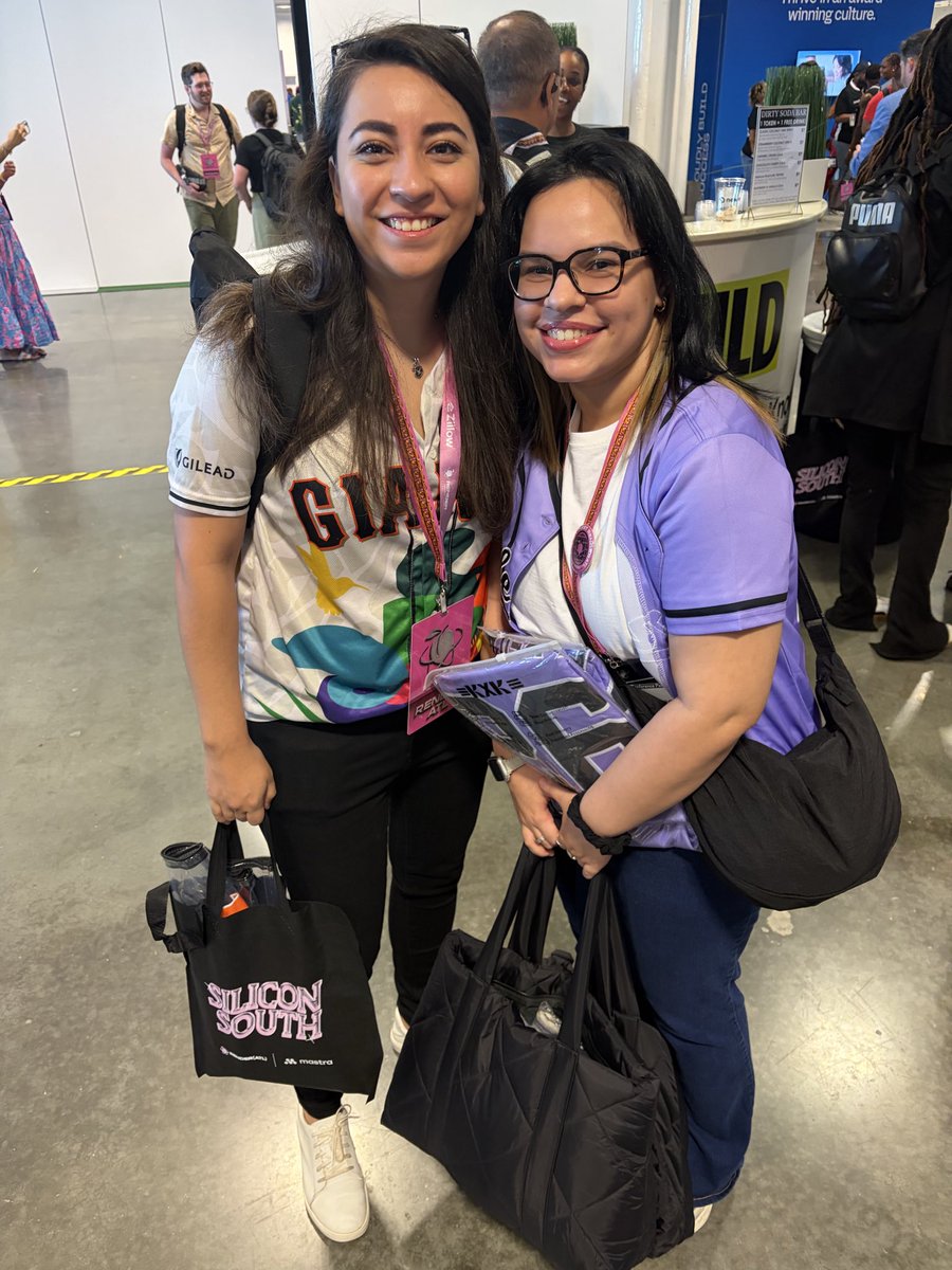 aileenvl's tweet photo. One the HUGE highlights was finally meeting @yuricodesbot irl 🥹 she helped me  hosting meetups at my city and I see her thriving now at @clerk with super cool side events like a f1 arcade 🏎️ and the swag was just lit 🔥 it was so great seeing you Yuri 🫶🏻 you are doing amazing 🤩 https://t.co/Icg8PT1IVU