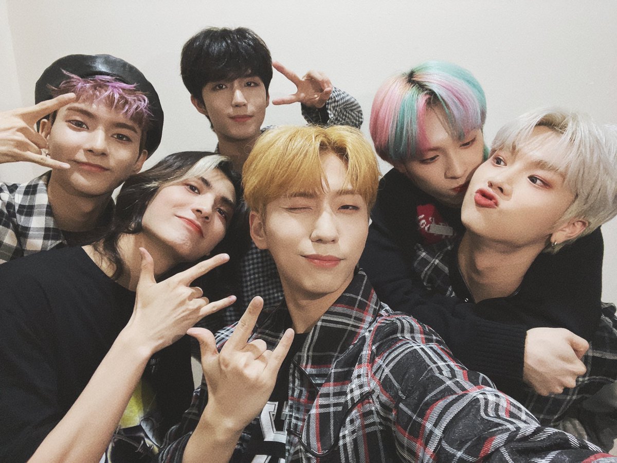 i9G0RE's tweet photo. someone put this on my tl So im putting it on yours 🤗 https://t.co/oqbeSBrxp3