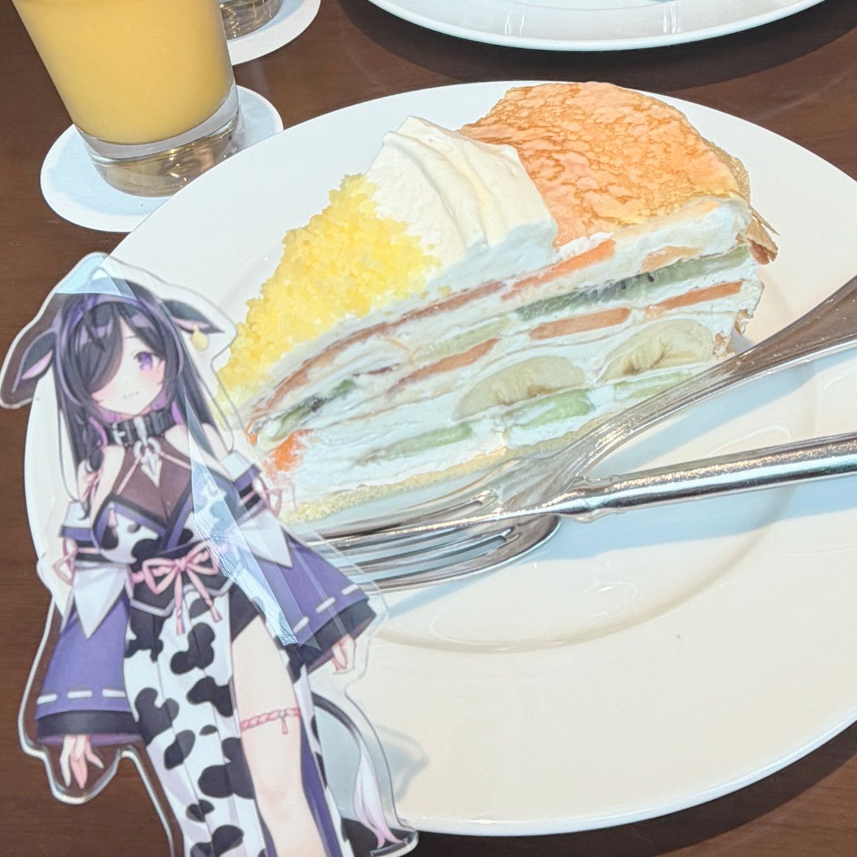 cqmooo3's tweet photo. めちゃでかケーキ🍰🍈🍌
フルーツたくさんで幸福度凄かった🥹♡

#これおいしーの https://t.co/n83lOca6Ci