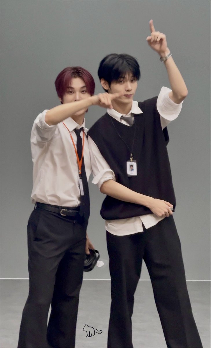 aedoonge's tweet photo. 엉망진창 바보즈 https://t.co/0dLgXmbD36