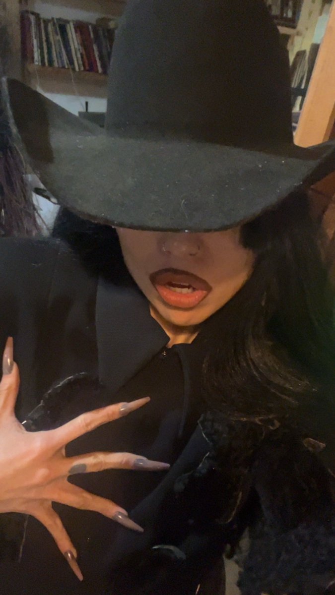 LalinVva's tweet photo. Burhghrhjejej https://t.co/ggAjZ3Xj9f