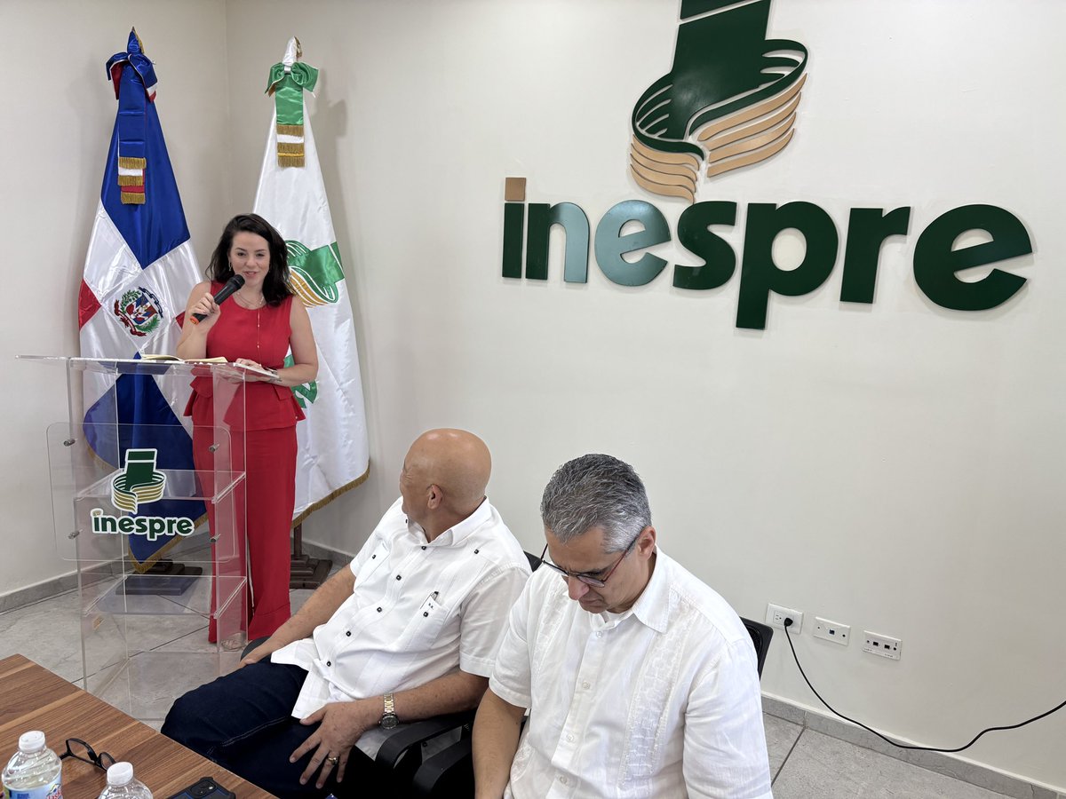 FAOBrasilCoop's tweet photo. @InespreRD @FAOAmericas @FAOMesoamerica @RedSpaa @JoaoIntiniFAO @faodominicana Gisele Bortolini de @mdsgovbr destacó el desafío de garantizar el acceso a los alimentos en las ciudades y que @InespreRD tiene muchas experiencias que fueron compartidas estos días y “que pueden ayudarnos a mejorar nuestras estrategias”. https://t.co/tCFVb6pTa5