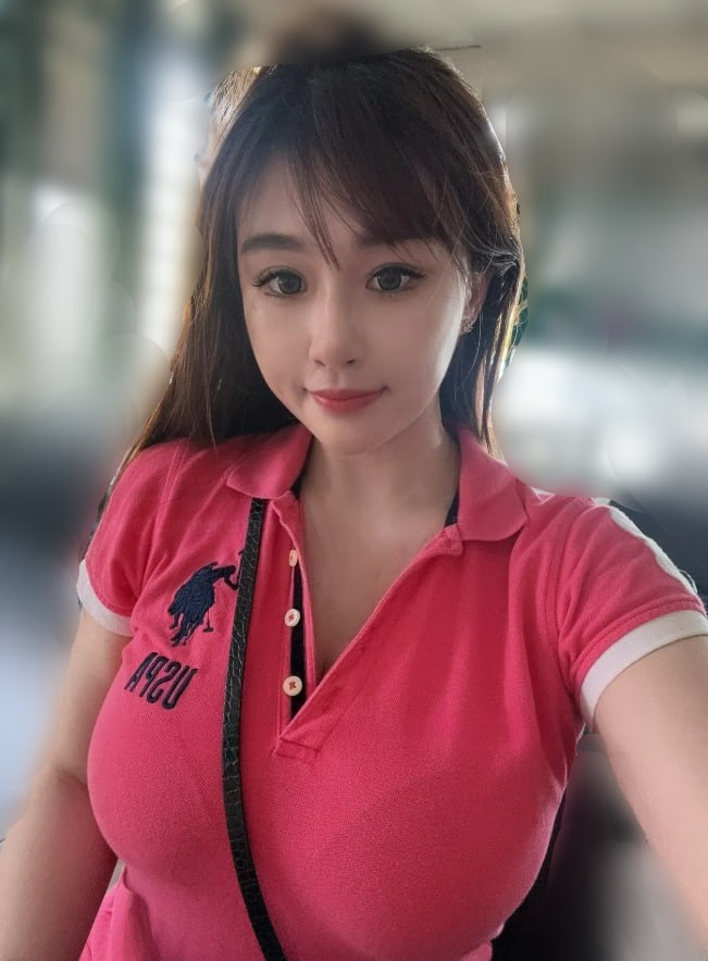 paofu557's tweet photo. 第一次發推特🙈
其實猶豫很久才敢放這張
不知道大家第一眼會注意哪裡
可以老實告訴我嗎👀 https://t.co/rwco12WwOr