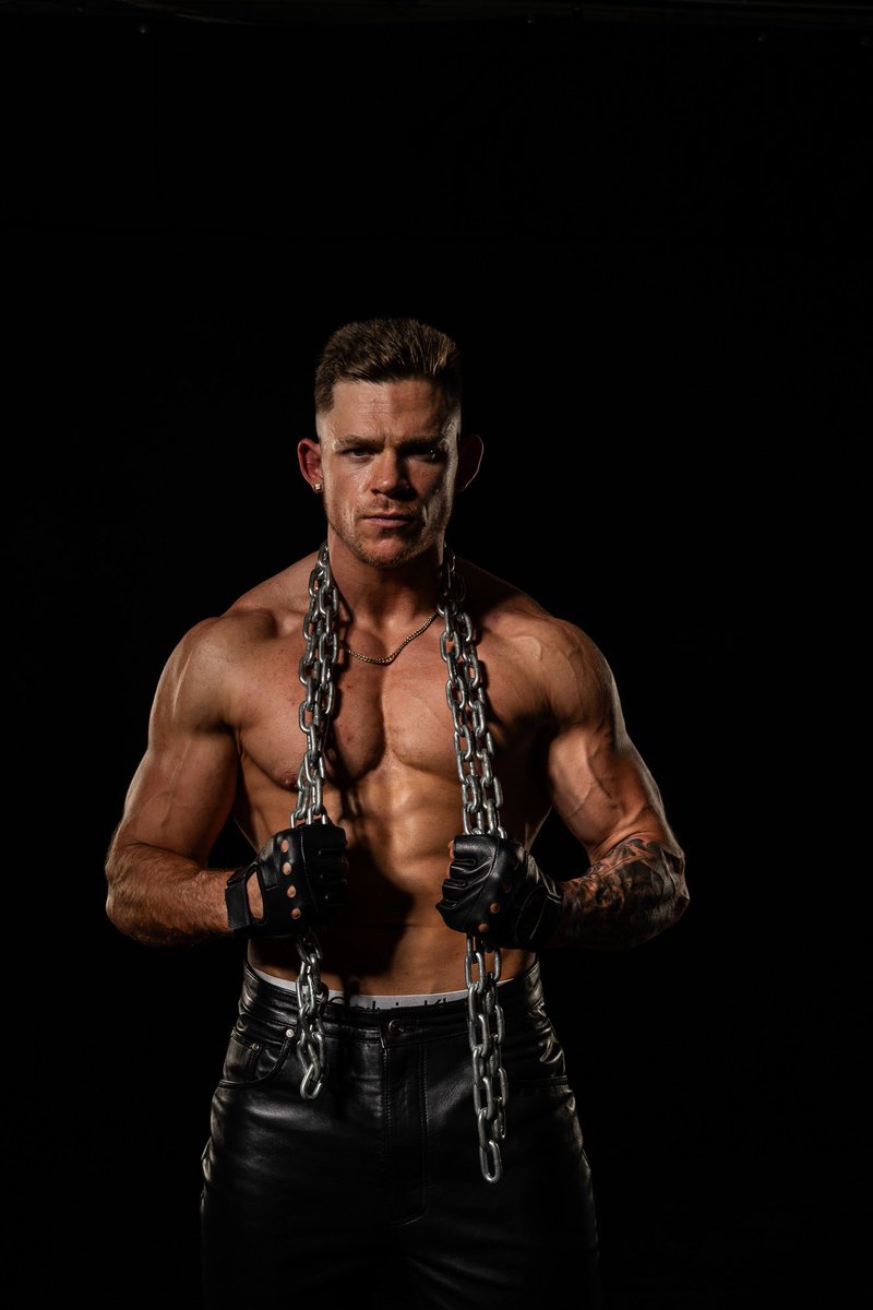 AlphaApollo37's tweet photo. Be a good boy and fill that wallet for DADDY 🥵 https://t.co/fhUdONeB5m