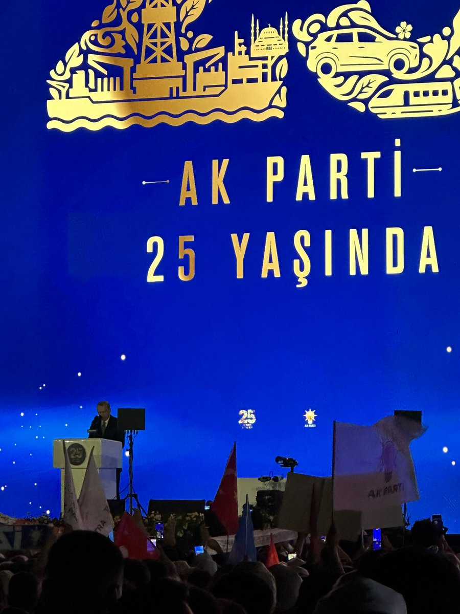 yyaseminozdemir's tweet photo. AK Parti’miz 25 yaşında!

#MilletimizleÇeyrekAsır 
#TürkiyeGeleceğeHazır!
 
@RTErdogan ❤️
@Akparti 🇹🇷 https://t.co/ywWOonHERK