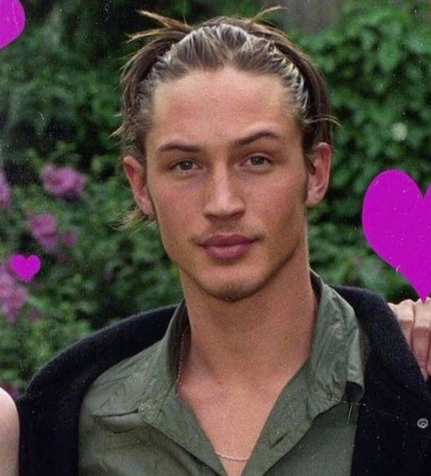 cillihardy's tweet photo. se habla mucho de dicaprio joven pero TOM HARDY JOVEN mamita la face card y los labios de petero que manejaba y ni hablemos de sus fotos de myspace https://t.co/sO7kKPWIgv