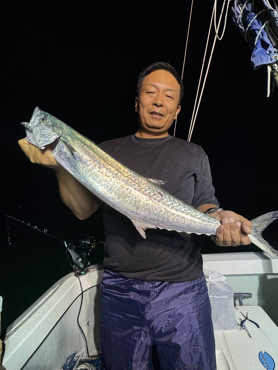 daieimaru_jr's tweet photo. お久し出船でした🌙

ジグでは1本
餌では3本と厳しい状況
キャッチ出来た方おめでとうございます㊗️

次回17日〜全日空席ありで御座います🙇‍♂️

#新潟東港
#第三大栄丸Jr
#ナイトサワラ https://t.co/sznBQqCs6U