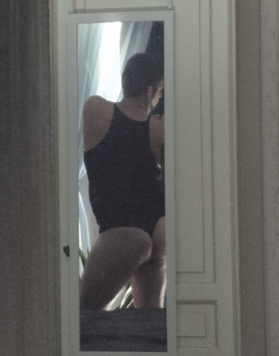 ChiboWamba's tweet photo. Quand tu es seul et que ton miroir te dit que t'es trop sexy en petie tenue

#bear #sexy #lingerie https://t.co/vnk8IspQFt