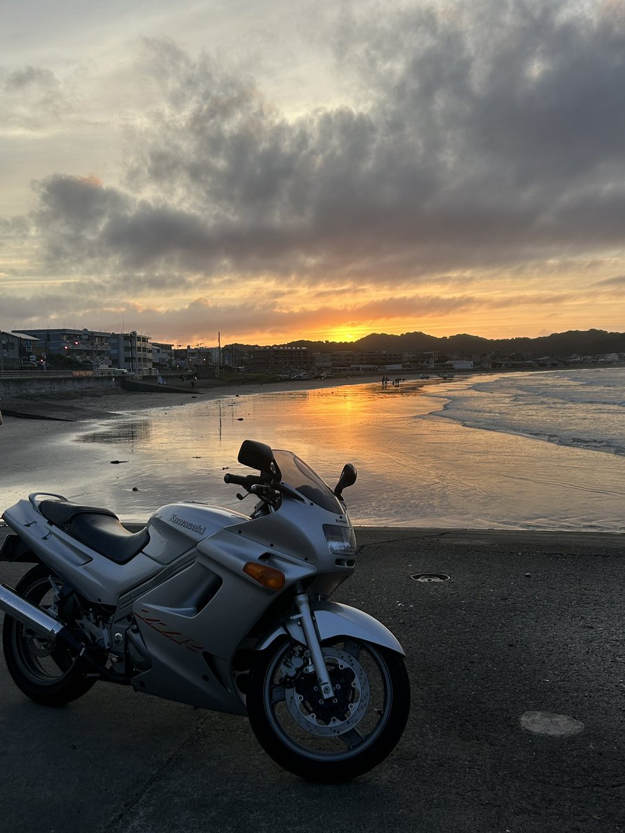 4b_rt's tweet photo. 日の出 https://t.co/x1eglumpzC