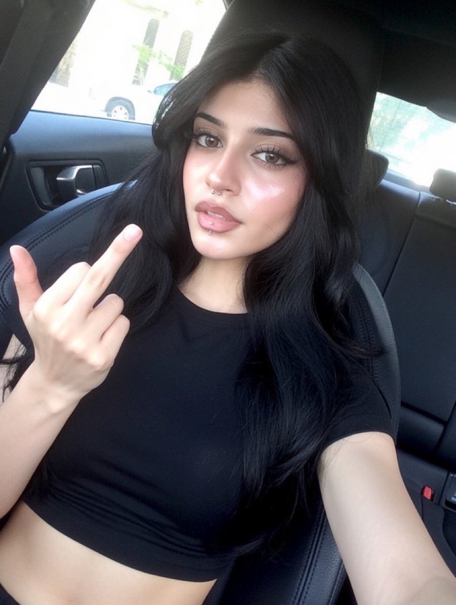 i1lexi's tweet photo. هذي ل امك القحبه ي هطف💦🖕🏻 https://t.co/yvv32U82oK