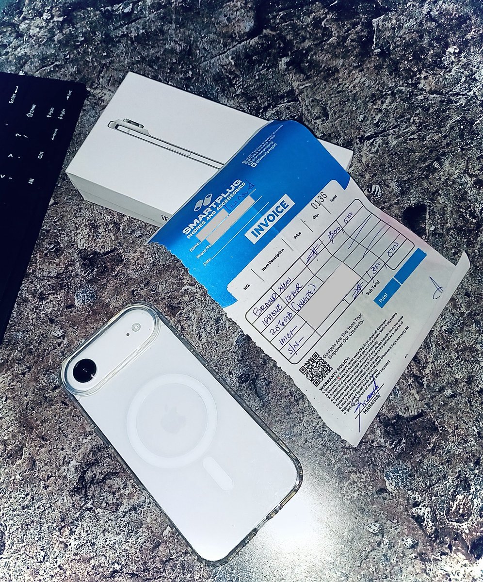 its_Leo62's tweet photo. Locked-In for six months 📊🎉

I decided to add to my gadgets and I just got a Brand new iPhone 17 Air 

#1,300,000 well spent.

Web 3 did always... https://t.co/lUQueevmVe
