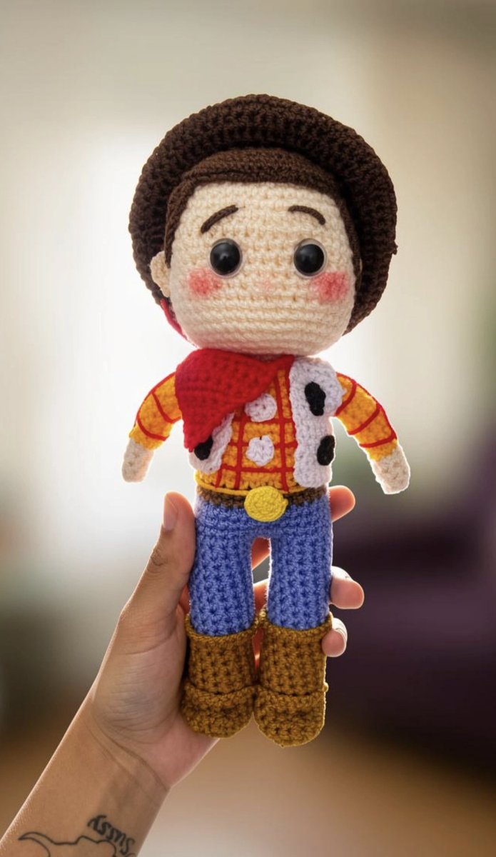 artesofi_bta's tweet photo. Tambien me surgio la idea de que cada compra que hagas de nuestra tienda sera donado a un niño de la cuidades afectadas ya que aquel dia lei que se necesitaban juguetes y que mas hermoso que un personaje tejido con todo el amor del mundo 

Por favor RT RT https://t.co/CXLNVzJMUD