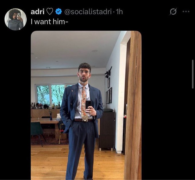ShitlibSupreme's tweet photo. When you let someone define the entirety of your politics because you think they're hot. https://t.co/phukrfioCH