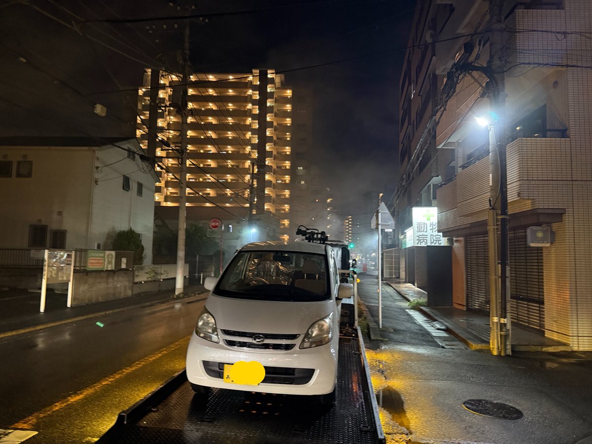 takizawakazuya's tweet photo. 8、9、10台目救出完了✅

16時間走りました

当社は事故車修理専門の板金屋です、レッカー業車ではありません。動かせる車種も限りがありました。

少しでも地域貢献の為、休み返上でレッカーしました。

泣きながらありがとうと言われたのが嬉しすぎました😭

頑張って良かった https://t.co/Ll47DCnplV