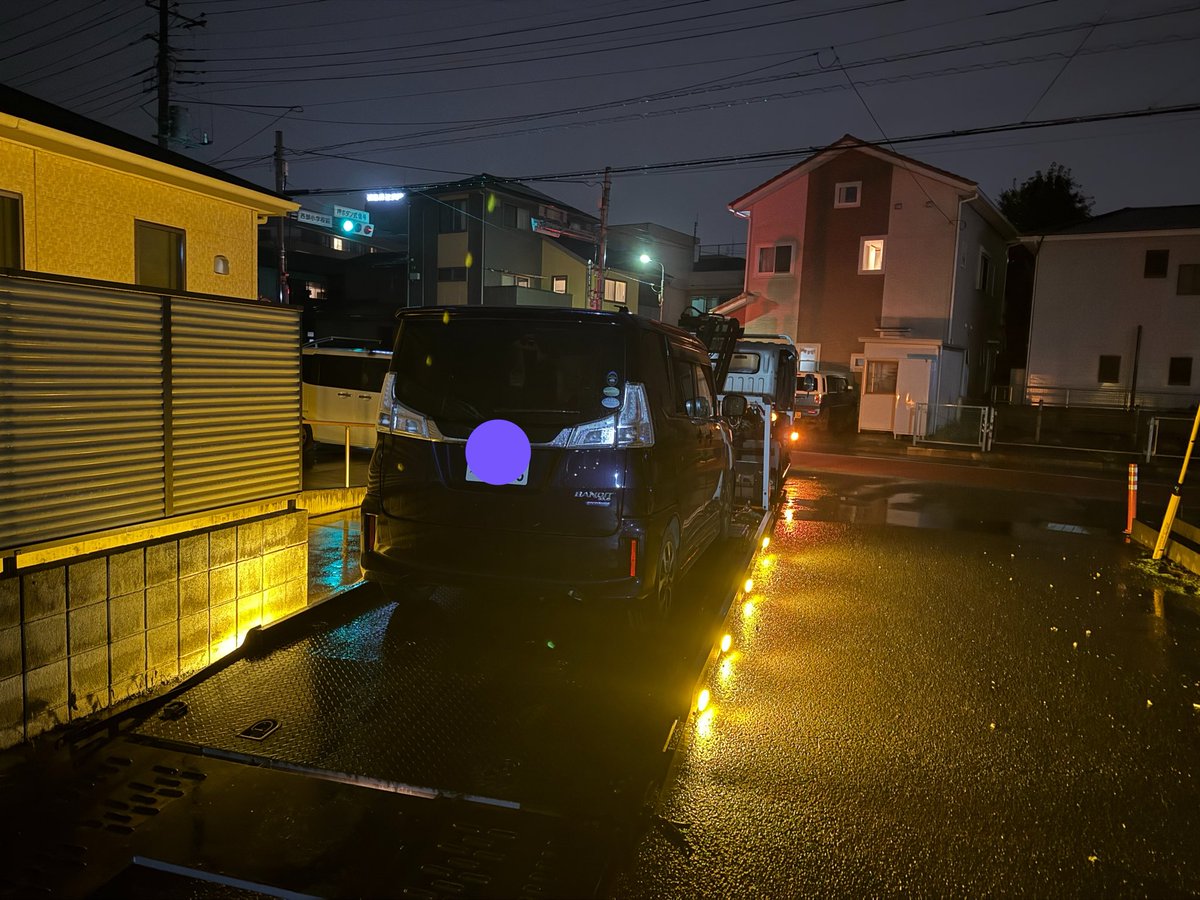 takizawakazuya's tweet photo. 8、9、10台目救出完了✅

16時間走りました

当社は事故車修理専門の板金屋です、レッカー業車ではありません。動かせる車種も限りがありました。

少しでも地域貢献の為、休み返上でレッカーしました。

泣きながらありがとうと言われたのが嬉しすぎました😭

頑張って良かった https://t.co/Ll47DCnplV