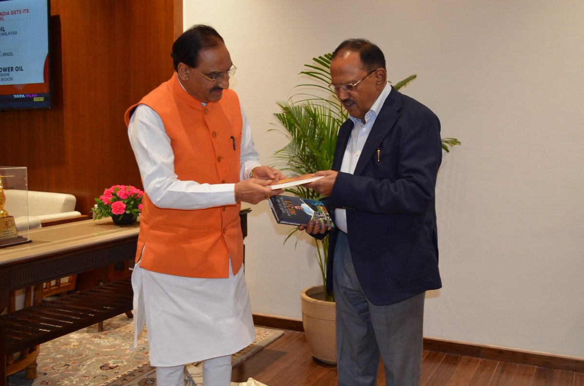 DrRPNishank's tweet photo. आज नई दिल्ली स्थित सेवा तीर्थ में देवभूमि उत्तराखंड की पुण्यभूमि से निकलकर राष्ट्रसेवा का अद्वितीय अध्याय रचने वाले भारत के माननीय राष्ट्रीय सुरक्षा सलाहकार श्री अजीत डोभाल जी से शिष्टाचार भेंट हुई।

इस अवसर पर उन्हें लोकमान्य तिलक राष्ट्रीय पुरस्कार–2026 से सम्मानित होने पर हार्दिक बधाई दी तथा विभिन्न समसामयिक विषयों पर सार्थक चर्चा हुई।

भेंट के दौरान हिमालय की गोद में अवस्थित भारतवर्ष के प्रथम ‘लेखक गाँव’ (थानो, देहरादून) में आयोजित ‘लेखक गाँव अंतरराष्ट्रीय महोत्सव-2026’ हेतु उन्हें सादर आमंत्रित किया। डोभाल जी ने लेखक गाँव के शांत एवं साहित्यिक वातावरण में भविष्य में अपनी पुस्तक लिखने की इच्छा भी व्यक्त की।
