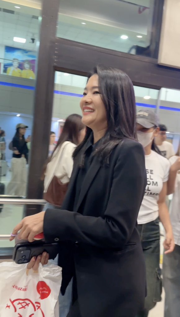 tiick6's tweet photo. มารับพี่คนเก่งกลับจากอุบล 🥰❤️ https://t.co/sTZQNWhscV