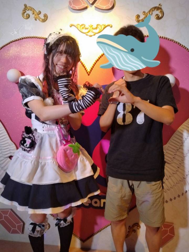 ch10672266's tweet photo. 仕事終わりにサプライズでアイドリへ遊びに行った🐘🐳
予想外の登場だったのでビックリしたかな?
無事にりななちゃんの浴衣姿見届けられてよかった✈️
ヘビロテで今日のラストライブ締めれて楽しかったー🥰

通りすがりのご主人様　ちさにゃんより

#めいどりーみん
#ちーむアイドリZ https://t.co/z4uCe2xqfZ