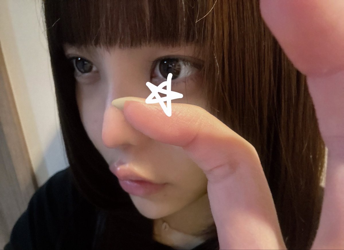 iiyoera's tweet photo. すっぴんも加工すればいいよ https://t.co/q4HD1ERXjF