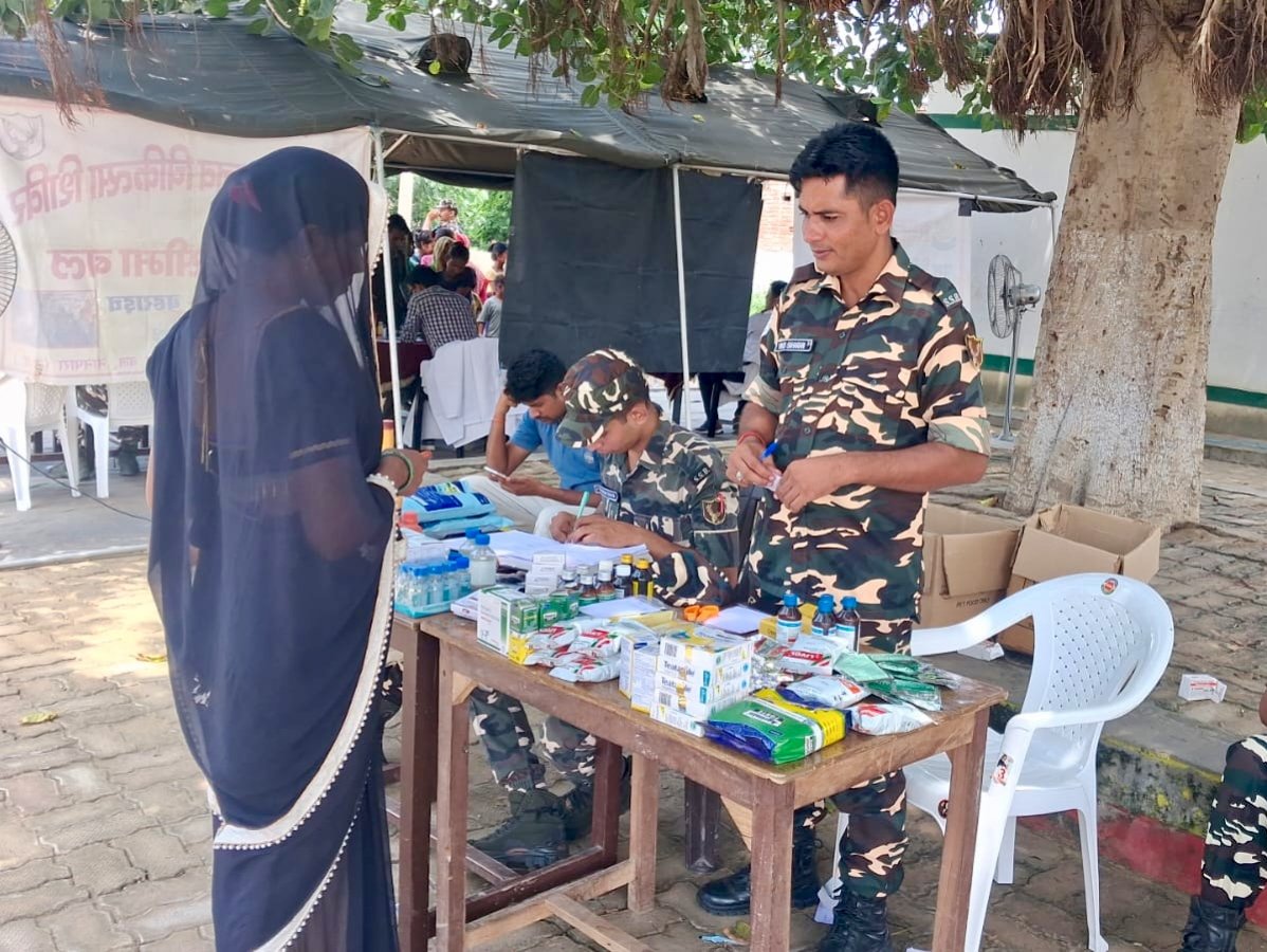 59bnssb_india's tweet photo. 59 #SSB द्वारा 14.08.2026 को वाइब्रेंट विलेज निधिपुरवा में नागरिक कल्याण एवं जनसंपर्क के तहत मानव एवं पशु चिकित्सा नागरिक कार्यवाही (MCA &amp; VCA) शिविर आयोजित किया गया। ग्रामीणों एवं पशुपालकों को स्वास्थ्य सेवाएँ, पशु चिकित्सा सुविधा एवं विशेषज्ञ परामर्श प्रदान किया गया। https://t.co/Q4OGHKefgI