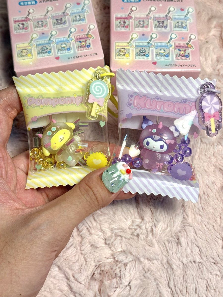 panpanxshop's tweet photo. พร้อมส่ง พวงกุญแจขนม🍬🍭หิ้วมาจากดองกิญปน้า เขย่าได้ของจริงน่ารักมาก พึ่งแกะเมื่อกี้ค่ะ💖

คุโรมิ 200
ปอมปอม 180

ค่าส่ง 25 (พทห่างไกล+20)
รับคู่ส่งฟรี
#ตลาดนัดซานริโอ้ #ตลาดนัดsanrio https://t.co/xzqBmC2rFE