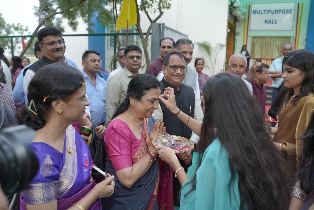 KiritkrJPatel's tweet photo. I am overwhelmed by a warm traditional welcome extended by the school children of AVM and KV School of Udaynagar at IFFCO Kandla. The young students presented beautiful performing arts that filled the occasion with energy, colour and joy. Their enthusiastic performances, talent and graceful presentation were truly delightful and heart-warming. The creativity, confidence and cultural spirit displayed by the children is highly appreciable.

Heartfelt appreciation to the students of AVM and KV School, Udaynagar, for their wonderful performance and warm welcome.

@IFFCO_Coop