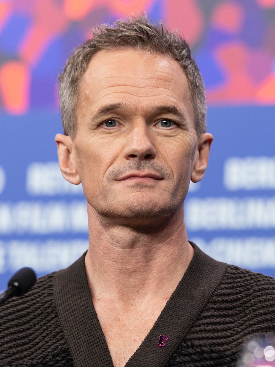 sw_holocron's tweet photo. Neil Patrick Harris, who is hosting panels at #D23 this weekend, has hinted that a big Star Wars movie announcement will happen today during the Disney Entertainment Showcase. 

Could this be Episodes X-XII….? https://t.co/NQRXgj3mKr
