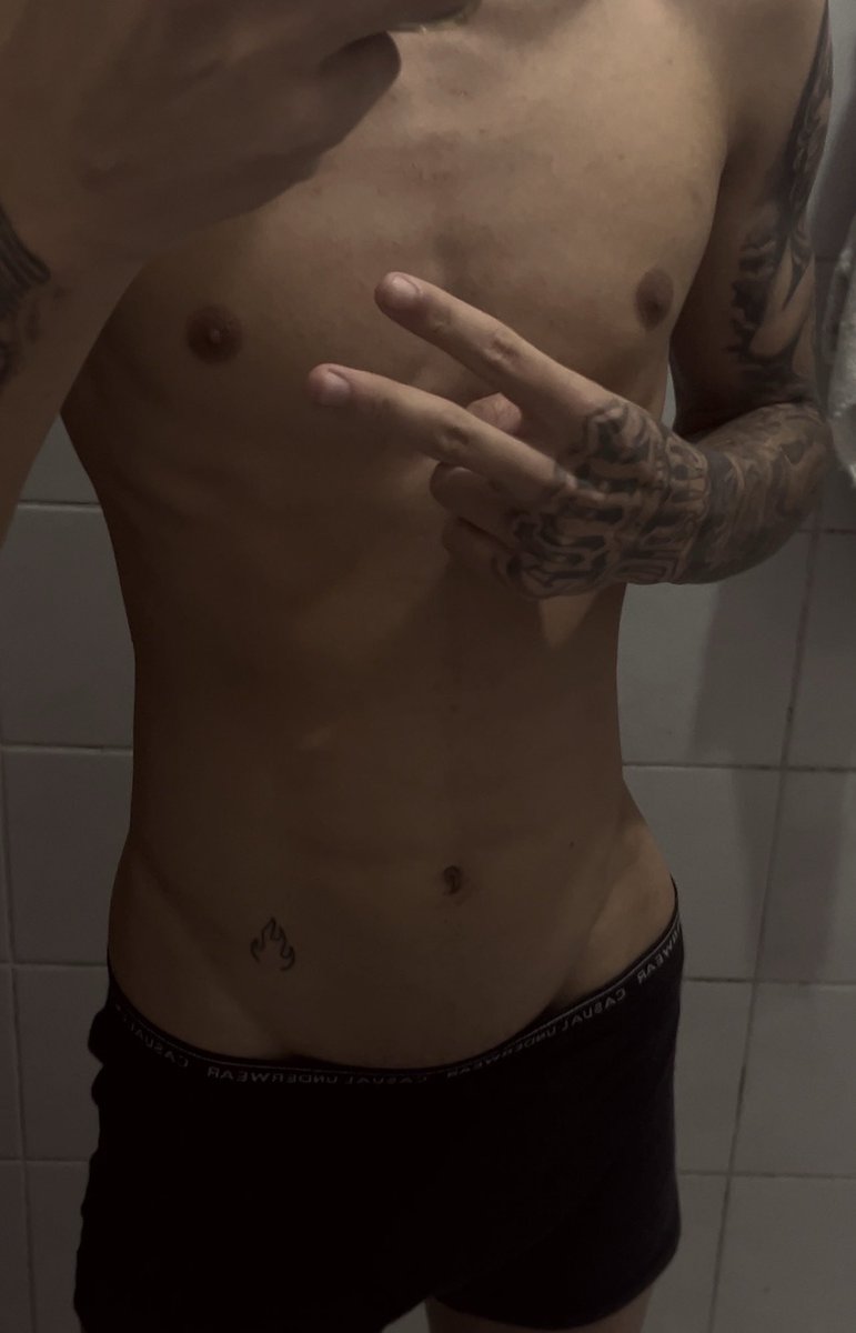 eucolasofc's tweet photo. fazer crescer até dezembro🏋️💪🏽 https://t.co/PHwVr6g2bE