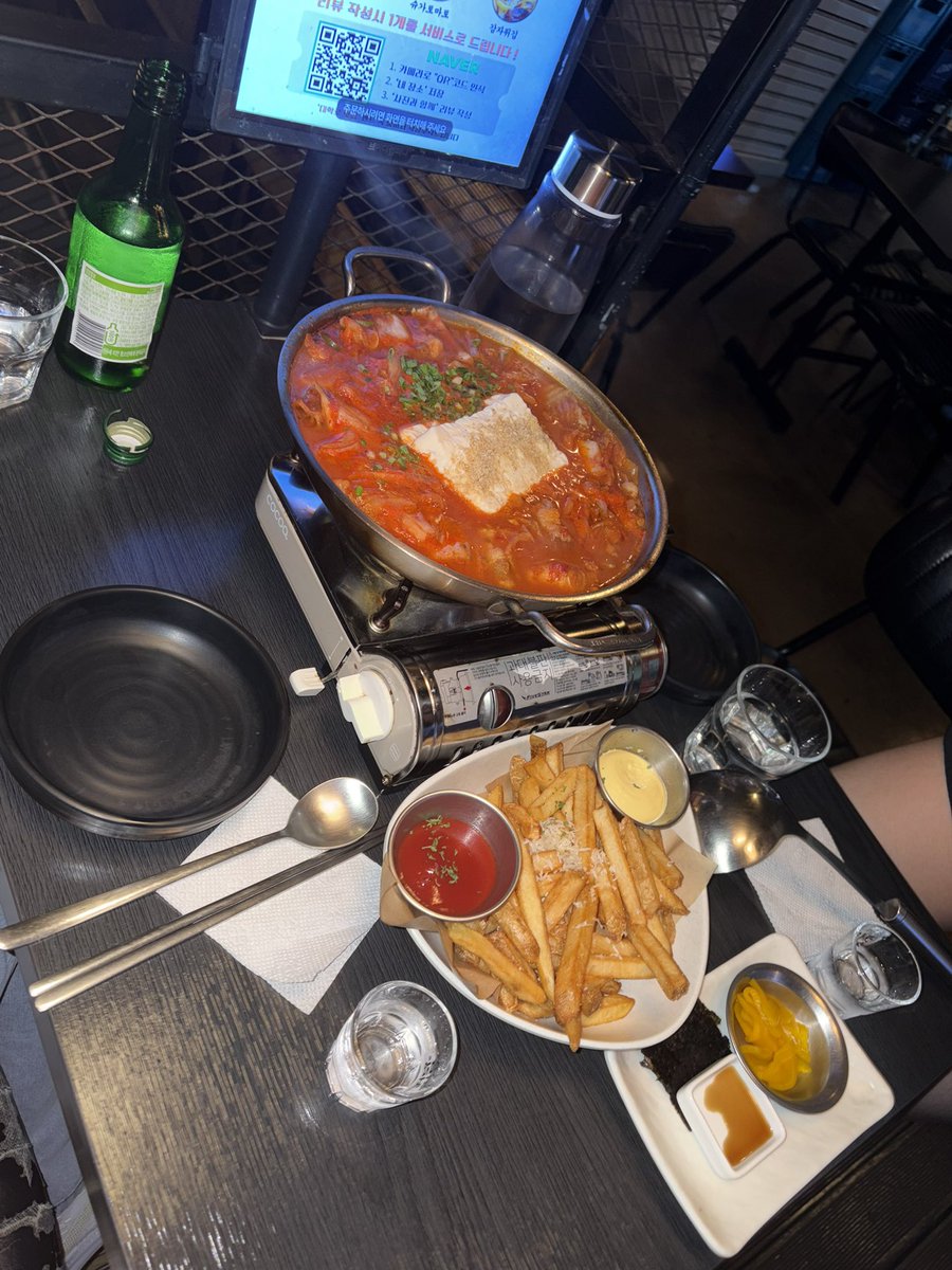 nxcherleben's tweet photo. 집순이 개ㅐㅐㅐ무리함ㅜㅜ https://t.co/zkcA2bNnhU