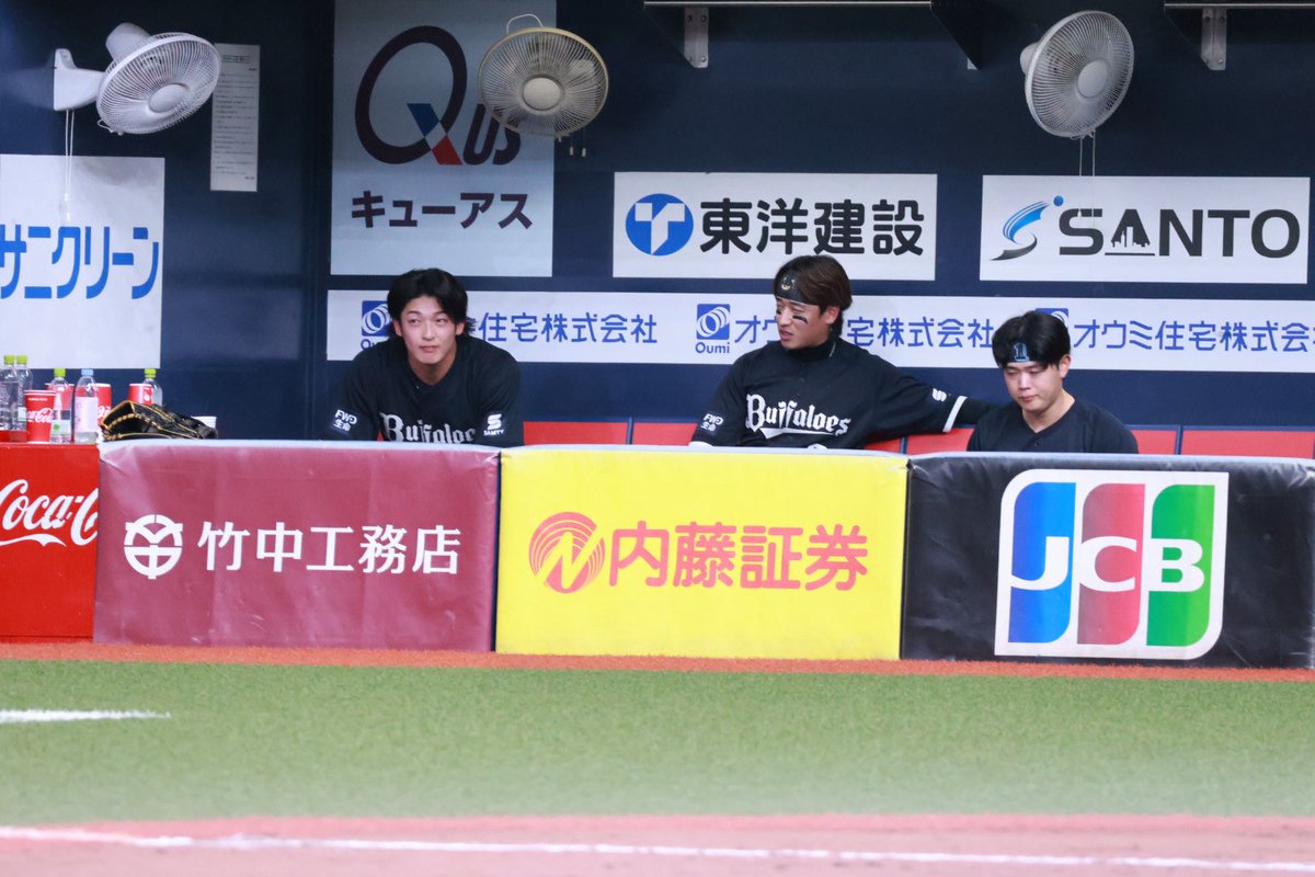 munenofan_'s tweet photo. おっきぃ人とちぃさい人がずっとお話してた。どちらもイケメンだなぁ。と思いながら撮るオタク
#山﨑颯一郎
#渡部遼人 https://t.co/LUgrwzFTwL
