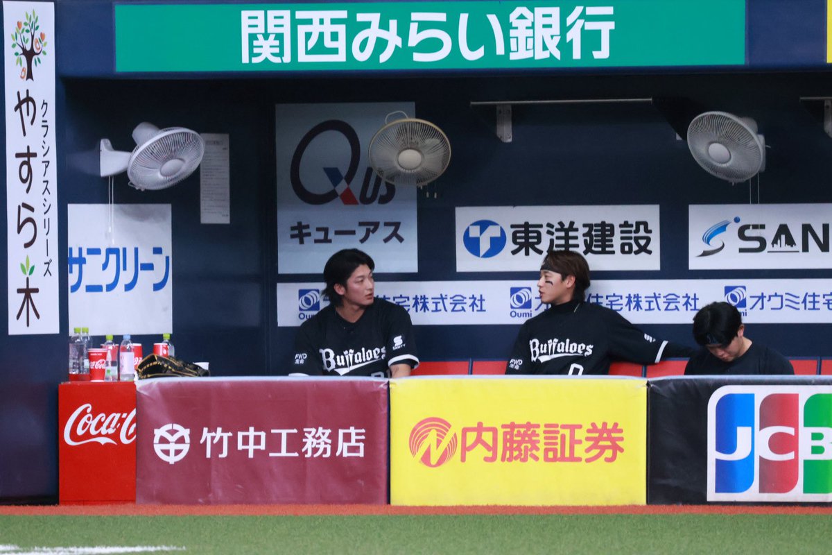 munenofan_'s tweet photo. おっきぃ人とちぃさい人がずっとお話してた。どちらもイケメンだなぁ。と思いながら撮るオタク
#山﨑颯一郎
#渡部遼人 https://t.co/LUgrwzFTwL