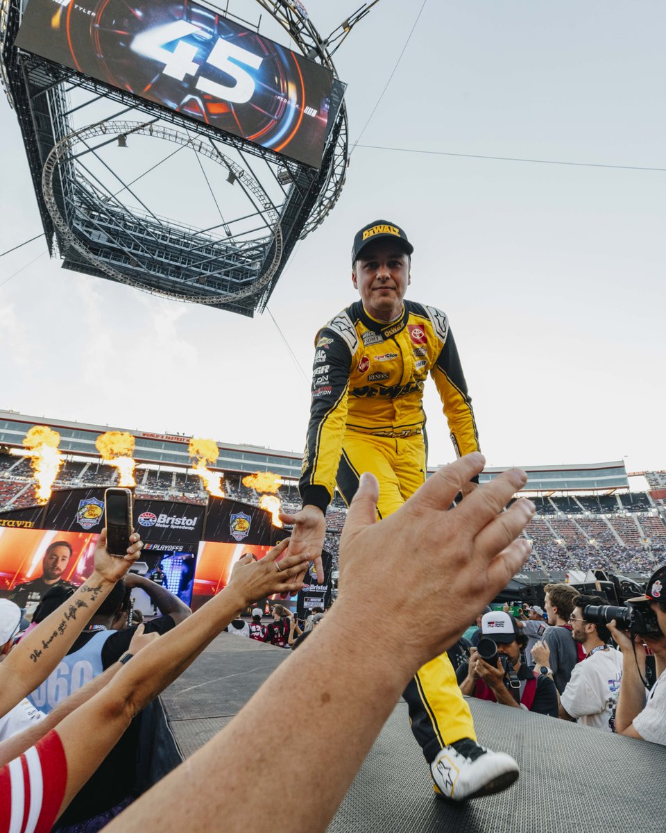 ItsBristolBaby's tweet photo. POV: You're this close to your favorite driver 🤝🔥 
The Pre-Race Infield Experience Pass puts you in the action for NASCAR Cup Driver Intros and the Pre-Race Concert. Don't miss out! 🔗 https://t.co/YTESKtCoCn https://t.co/M0O9js9ljA