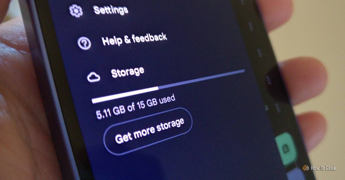 howtogeek's tweet photo. Google hopes you won't notice these 4 things wasting your Google Drive storage
https://t.co/Tn9QXMuFWf https://t.co/hX1GjACLmf