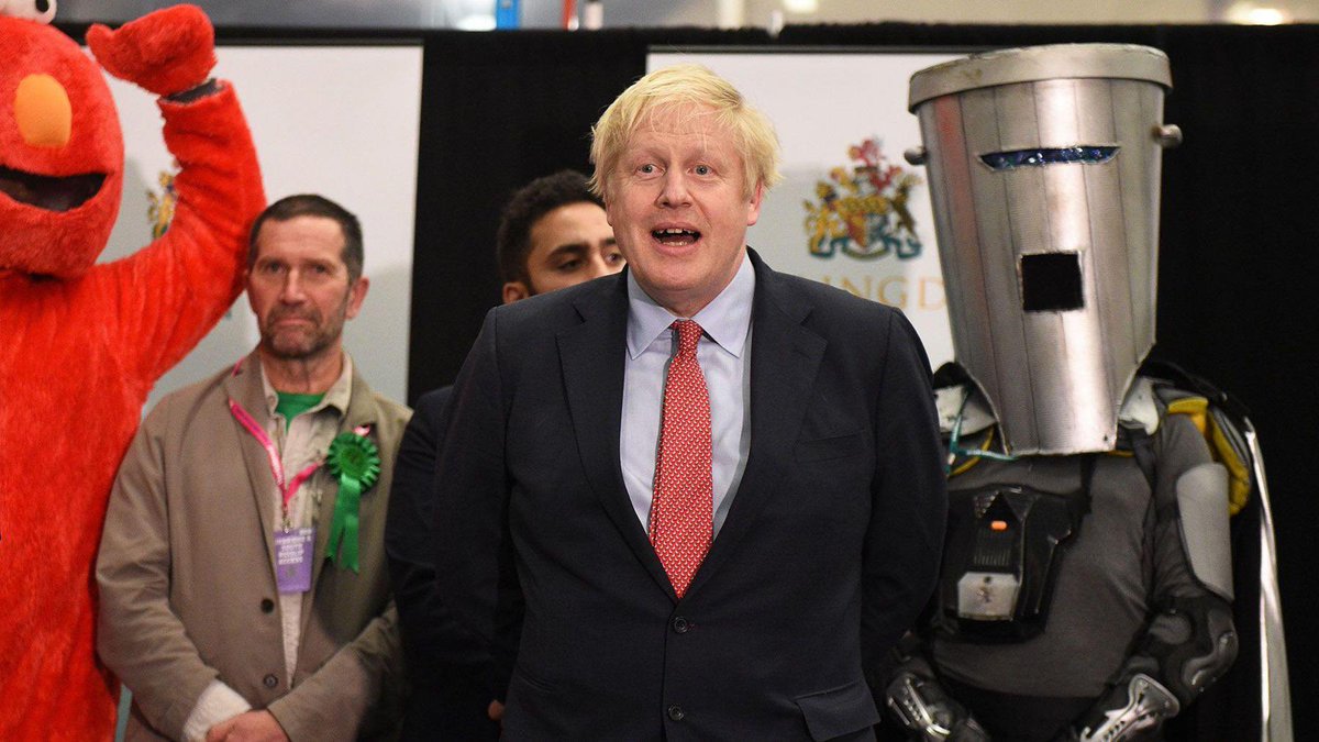 SAThevoz's tweet photo. Any serious British politician doesn’t fear being photographed next to Count Binface at an election count - indeed, for an aspiring Prime Minister, it’s a rite of passage. https://t.co/jfiyXu4pPO