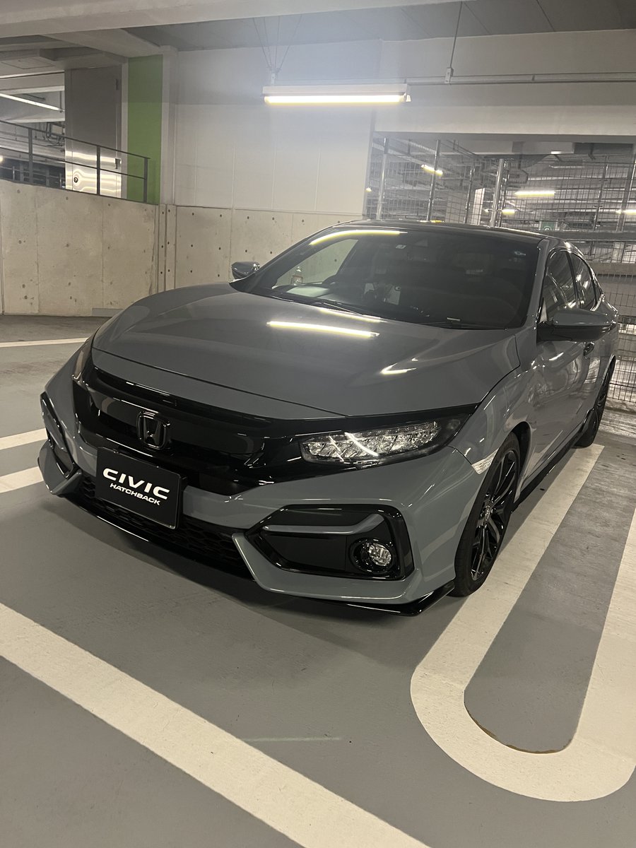 catalyst_fk7's tweet photo. 未だに顔と尻は
乗った車の中で一番好きかも✨

正面の写真は名古屋駅近く🅿
この駐車場がめっさ高かったのも
記憶にあってデラ懐かしい😂

＃シビック
＃FK7 https://t.co/SQlyr8wLKf