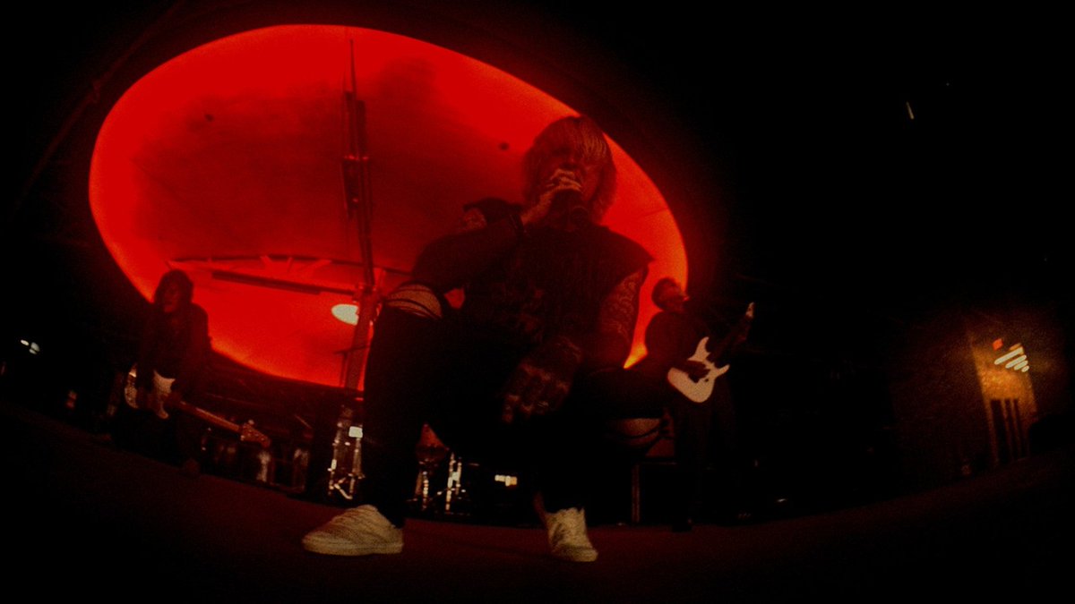 Revolvermag tweet picture