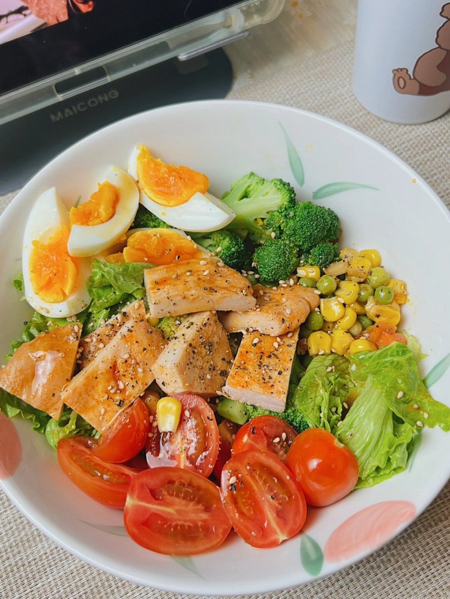 youka79's tweet photo. A 5-minute high-protein low-fat meal: grilled chicken breast + quinoa + roasted broccoli, perfect for post-workout or busy weekdays! https://t.co/H8GnkzjLBU