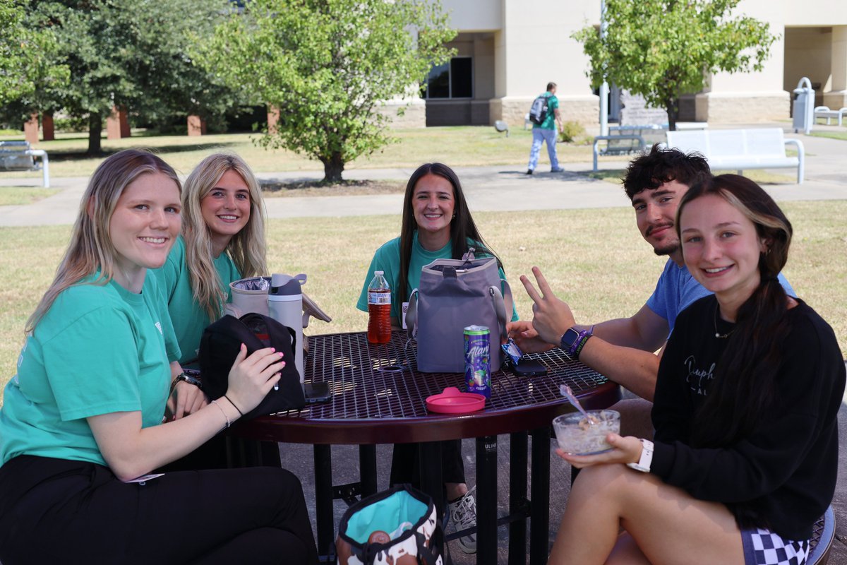 BPCCCavs's tweet photo. Welcome back, Cavs! #BPCCproud #YouBelongAtBPCC #goLCTC #FirstDayOfClass https://t.co/ApsY2V4Yww