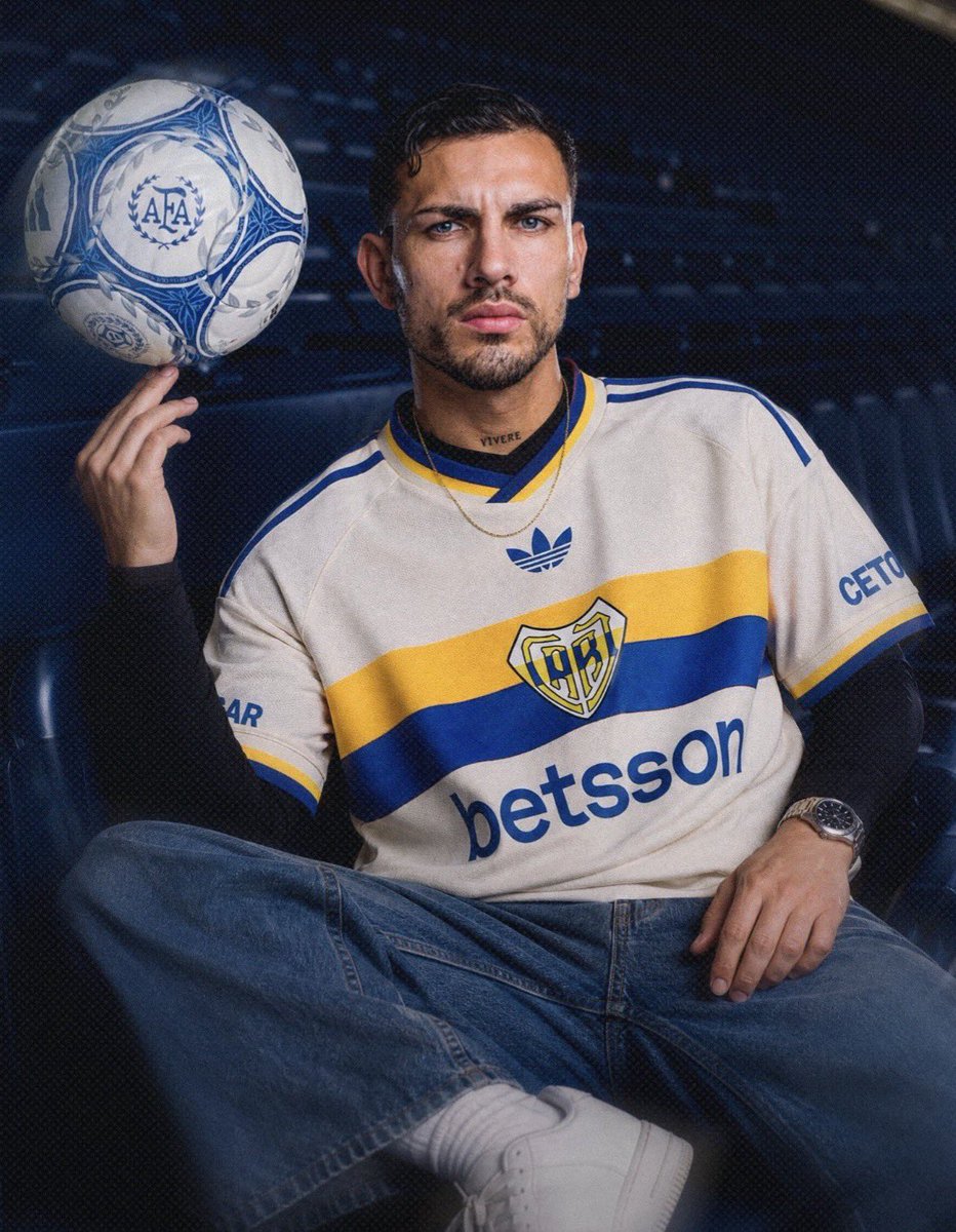 frabigolxeneize's tweet photo. La superioridad estetica de siempre https://t.co/z1iJI4c0dT