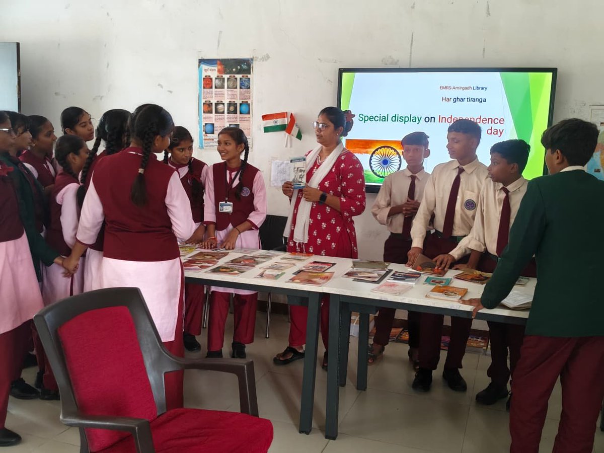 EMRS_AMIRGADH's tweet photo. Celebrate 79 years of freedom with our special Independence Day book display! 🇮🇳✨ Drop by to explore inspiring stories of courage, history, and the spirit of Har Ghar Tiranga. #HarGharTiranga #IndependenceDay #BookDisplay #IndiaAt79 @NESTSHQ @CollectorBK @TribalAffairsIn https://t.co/MWTmkkcD59