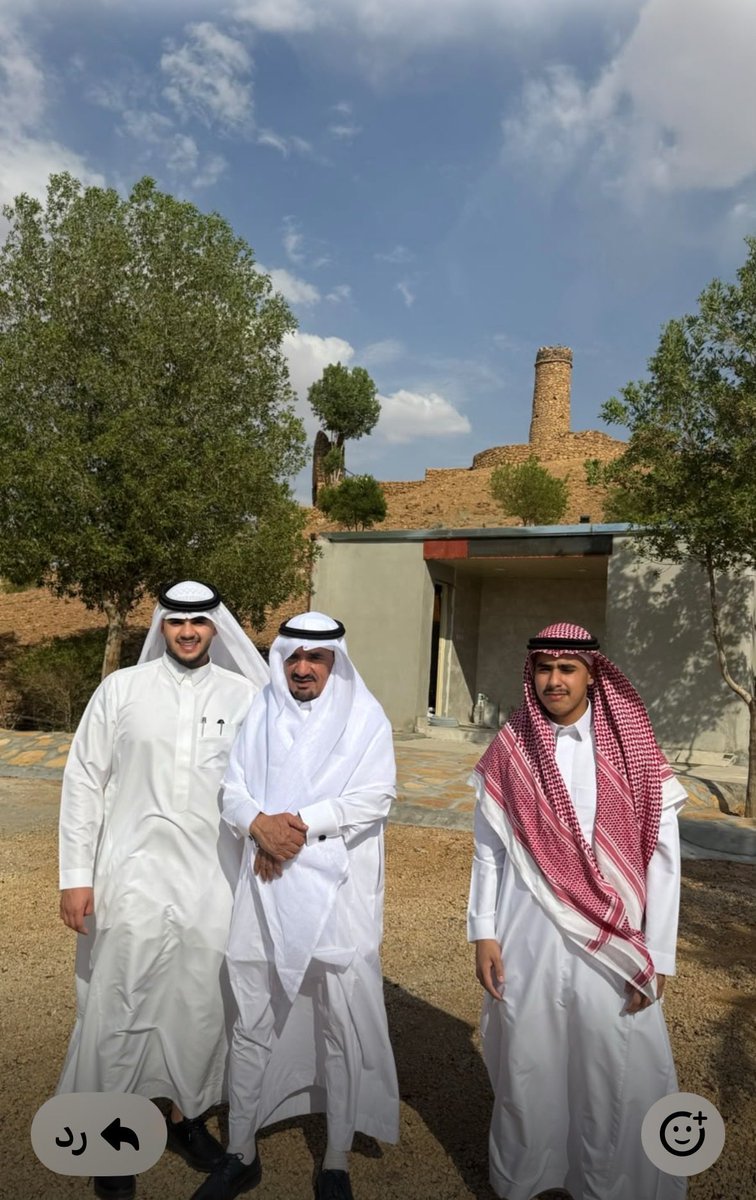 AlmuzainiHamoud's tweet photo. #زيارة_المشيقح_للمجمعة :
قبل أيام تشرفت بزيارة الشيخ عبد الوهاب بن سليمان المشيقح أبو فيصل وأول أمس زدت شرفا بزيارة الأستاذ إبراهيم بن صالح المشيقح أبو ثامر وأبناءه ومعلوم بأن 
#أسرة_المشيقح من كبار أسر مدينة #بريدة حيث أخذوا جولة على معالم #مدينة_المجمعة ونهرها الموسمي برفقة الصديق العزيز د محمد الواصل لقد كانت زيارة جميلة أسعدونا فيها بلقائهم والتعرف على مدينتنا الغالية المجمعة عاصمة #إقليم_سدير وقاعدة #محافظة_المجمعة..