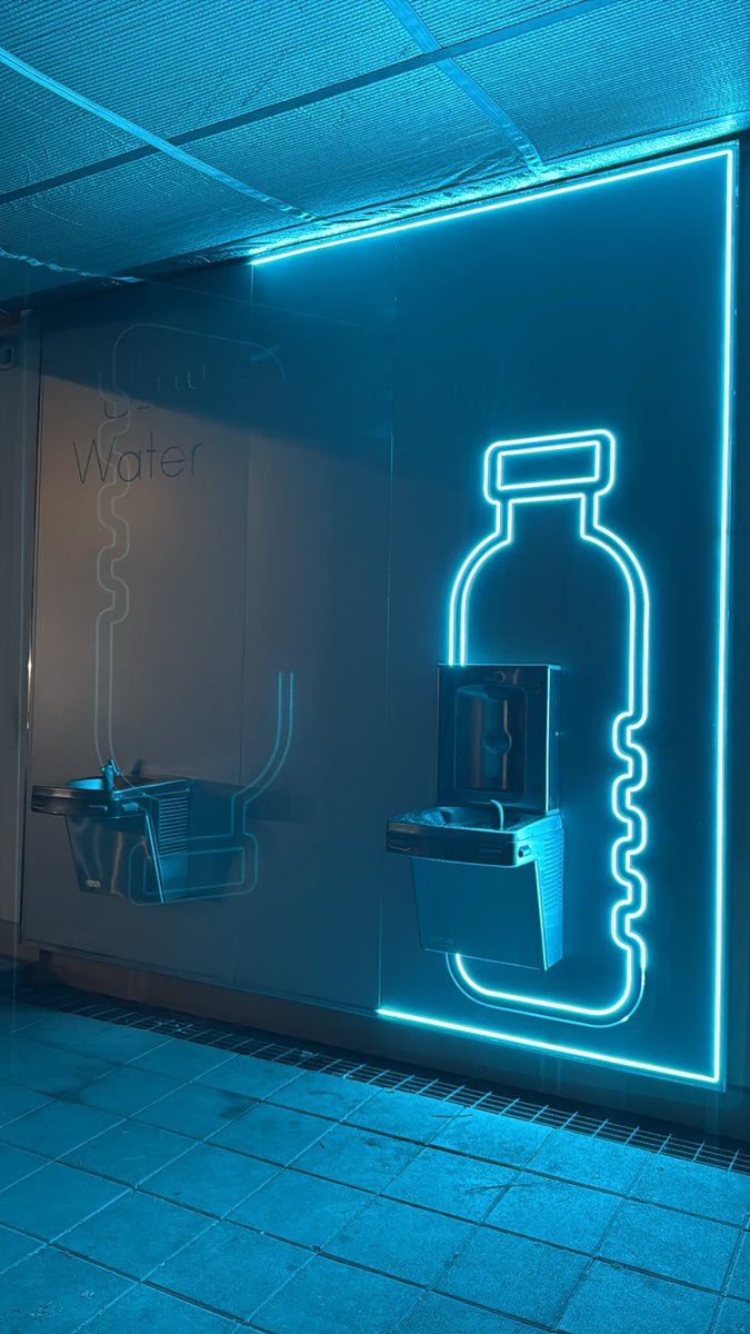 ROUUUDA's tweet photo. Free water in my Dubai everywhere and for everyone كم انتي عظيمة يا دبي 💙 https://t.co/36fNRhCiVr