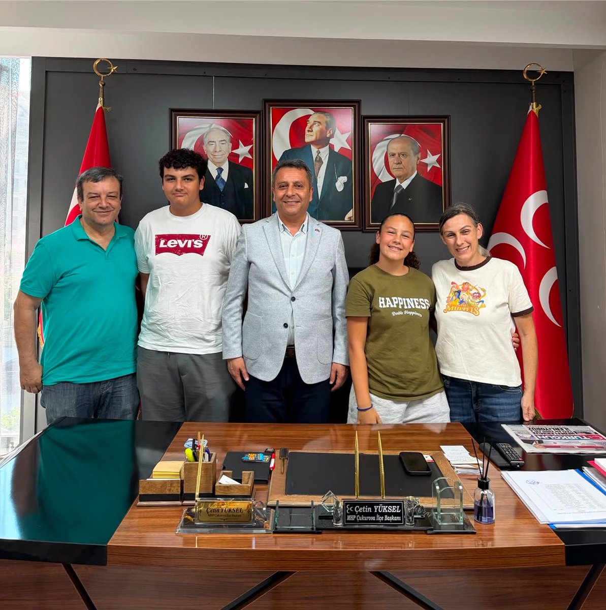 mhpcukurova's tweet photo. İlçe Başkanımız Çetin YÜKSEL’i, 1. Sınıf Emekli Emniyet Müdürümüz Sayın Oğuz TOĞAL, kıymetli eşi Learta TOĞAL Hanımefendi ve aileleri ziyaret etti.

Nazik ziyaretleri ve güzel temennileri için kendilerine teşekkür ediyoruz. https://t.co/5I4Ha3Ftws