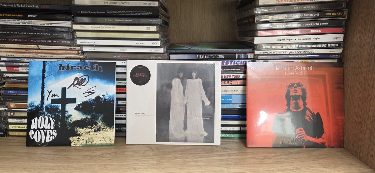 jcmellow's tweet photo. Nice CD delivery today πΆπΆπΆ
@holycovesband @beth_orton and @richardashcroft
#musicsaves https://t.co/uijhOtES70