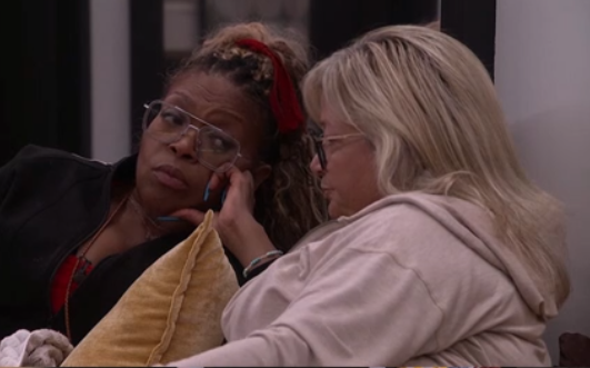 BBFeedsFairy's tweet photo. This house gonna gaslight Lala into thinking she's been "mean", Haley is a grown woman and professional victim, that's the main issue here #bb28 https://t.co/mouiZOyAOU
