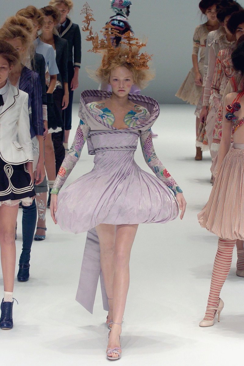 shed011's tweet photo. alexander mcqueen ss 2005 https://t.co/jgr4zY9Afb