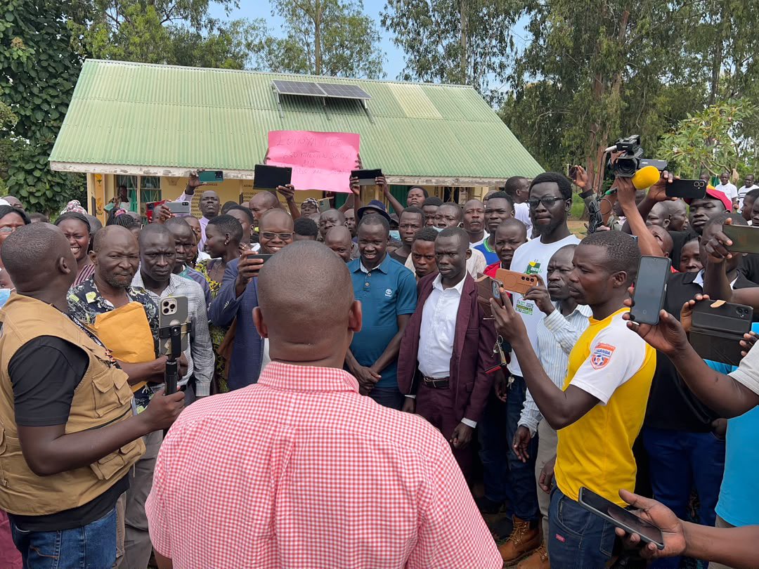 BalaamBarugahar's tweet photo. Earlier today, together with all MPs from Maracha, we visited Loinya Health Centre III in Maracha District.

We were informed that 2 years ago over UGX 650 million was budgeted for the construction and upgrading of the health centre. However, on the ground, nothing has been built not even a toilet. All we found was a signpost installed recently upgrading a facility with 1 bed as health center 3 grade .

This raises very serious questions about the utilization of public funds and accountability in Maracha District. If the UGX 650 million was released, where did the money go, who received it, who authorized the expenditure, and where are the works?

We shall follow the money and demand answers. Public funds belong to the people of Maracha and must be used to deliver essential services not diverted for personal benefit.

Enough is enough. We must stop the theft and wastage of public resources.