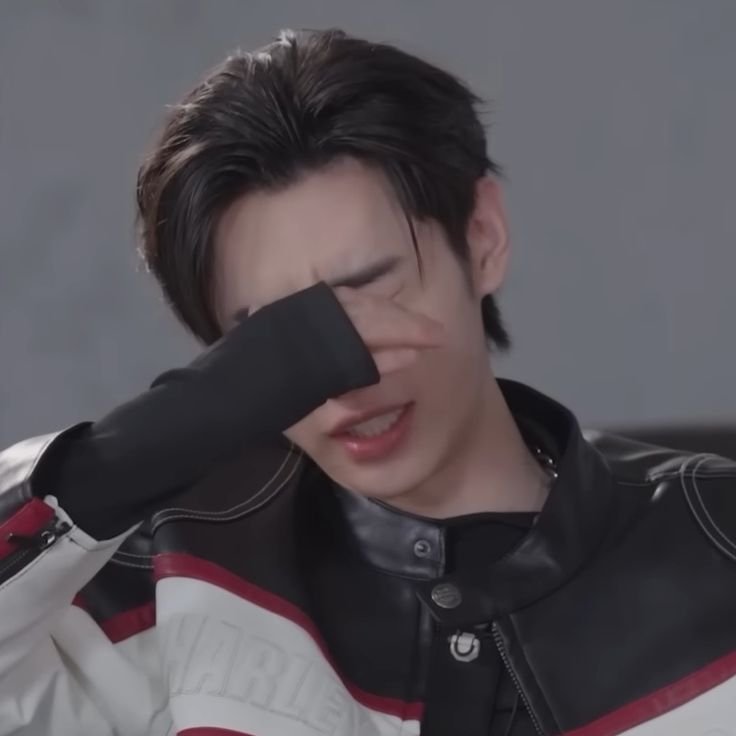 sunoolove7's tweet photo. Return announcement is soon as we thought?? 👀

Btw APro &amp; Chiller definitely know something we don’t 😭 https://t.co/izDz0NvKnZ