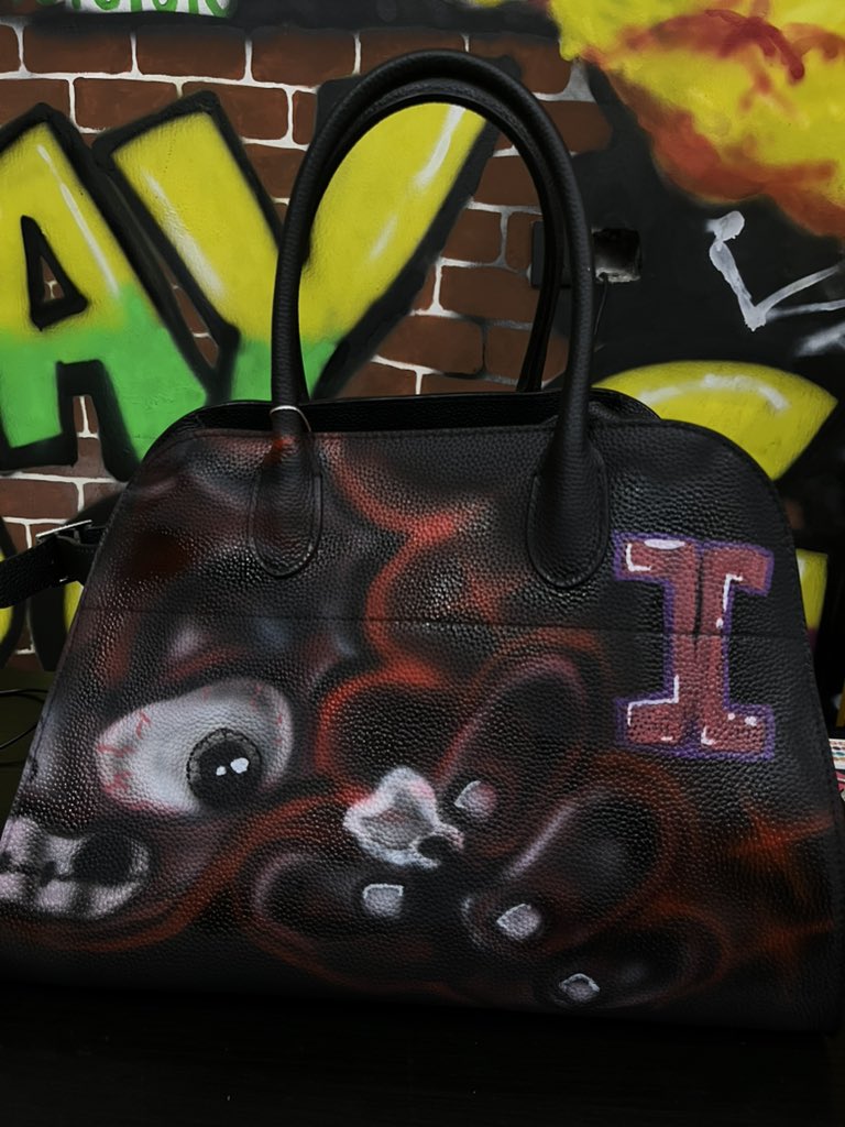 THATBOYPNG's tweet photo. Custom leather bag
#airbrush https://t.co/f1P8H4uxEi